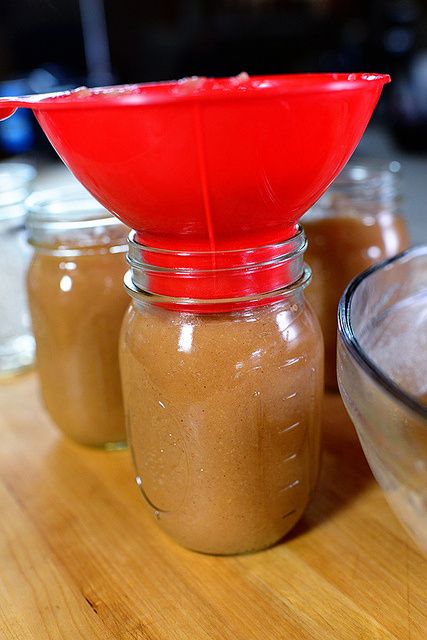 Applesauce (pioneer woman) Applesauce Stovetop, Stovetop Applesauce, Diy Applesauce, Apple Cider Juice, Applesauce Recipe, Homemade Applesauce, Pioneer Woman Recipes, Apple Sauce, Ree Drummond