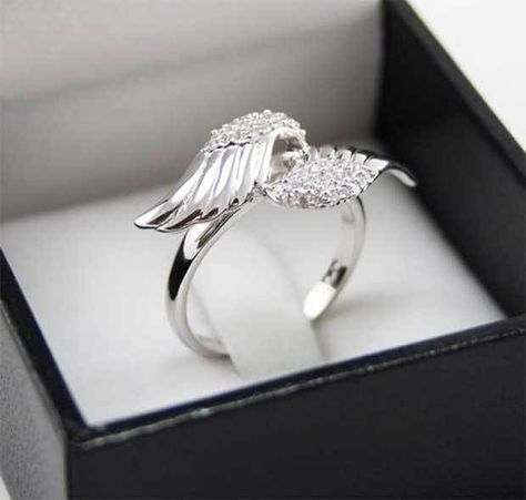 10 Angel Wing Rings - Real Country Ladies Angel Accessories, Aesthetic Ring, Angel Wing Ring, Aesthetic Rings, Fashion Angels, Party Aesthetic, Necklace Moon, Rings Women, Girl Accessories