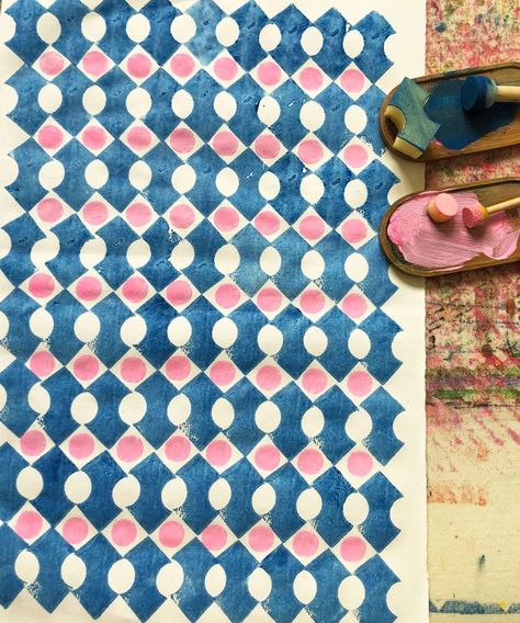 Potato Print Art Patterns, Potato Print Fabric, Diy Print Making, How To Block Print, Fabric Block Printing, Block Print Ideas, Block Printing On Fabric, Stamping Textiles, Potato Print