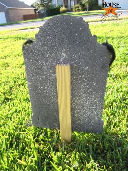 Halloween Decor Cheap, Halloween Headstone, Dollar Tree Halloween Decor, Outside Halloween Decorations, Dollar Store Halloween Decorations, Cheap Halloween Decorations, Halloween Outside, Dollar Tree Halloween, Halloween Graveyard