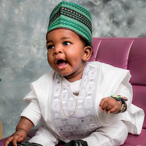 Baby African Clothes, African Kids Clothes, Couples African Outfits, African Babies, African Lace Styles, African Outfits, Fashion Traditional, African Dresses For Kids