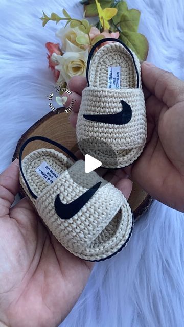 2024 Crochet, Baby Loafers, Shoes Crochet, Crochet Baby Boots, Crochet Shoes Pattern, Diy Baby Shower Gifts, Crochet Bag Pattern Free, Crochet Blanket Designs, Booties Crochet