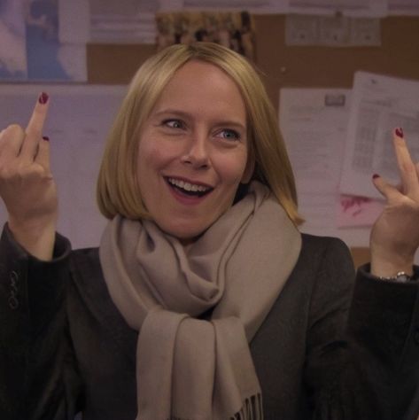 the office | holly flax | aesthetic icons Holly Flax The Office, The Office Iconic Moments, Holly The Office, The Office Icons, The Office Aesthetic, Angela The Office, Holly Flax, The Office Memes, Pam The Office