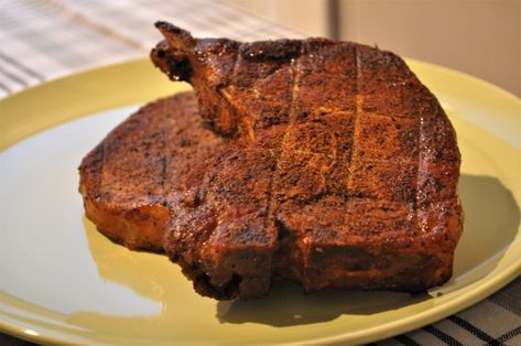 If you're short on time but don't want to be short on flavour, this quick Mesquite Smoked Pork Chop recipe is perfect! Cooking Boneless Pork Chops, Bradley Smoker, Smoked Pork Chops, Bbq Pork Recipes, How To Cook Meatloaf, Bbq Pork Ribs, Smoker Grill, Grilled Meat Recipes, Pork Rib Recipes