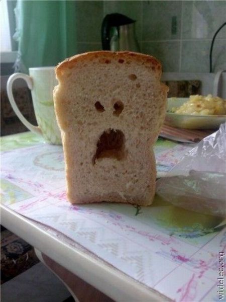 Angry bread is angry Bread Quotes Funny Humor, Loaf Of Bread, Bread Toast, White Bread, Food Humor, Loaf Bread, A Face, Food Photo, Yeast