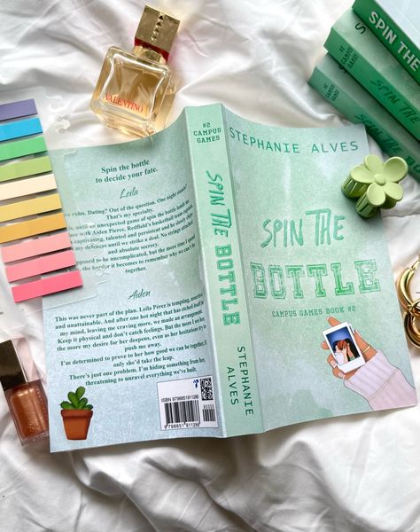 Spin The Bottle Book Aesthetic, This Spells Love Book Aesthetic, Spin The Bottle Stephanie Alves, Romcom Aesthetics Book, Steamy Books Booktok, Sport Romance Book Recs, Books Wishlist, Book Girlies, College Romance