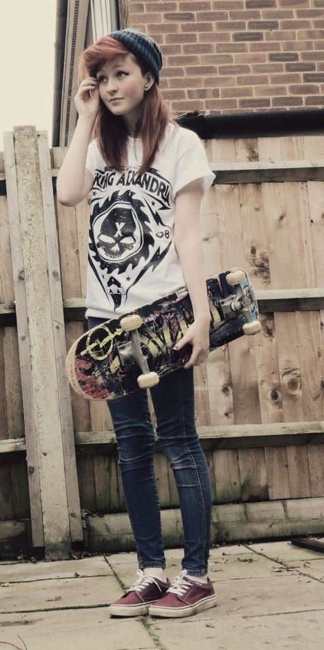 How to Dress Punk? 25 Cute Punk Rock Outfit Ideas for Girls Emo Style Outfits, Grunge Style Outfits, Estilo Punk Rock, Look Grunge, Skater Outfits, Scene Girl, Punk Looks, Punk Rock Outfits, Mode Punk