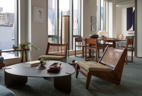 Sofas Vintage, Minimal Living, Isamu Noguchi, Vogue Living, Pierre Jeanneret, New York Apartment, Lower East Side, Design Del Prodotto, Japanese Aesthetic