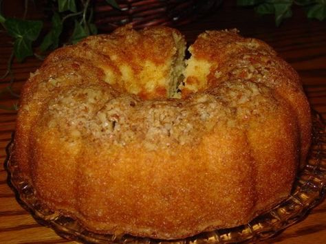 Almost Tortuga Rum Cake Chocolate Chip Banana Nut Bread, Best Rum Cake, Tortuga Rum Cake, Rum Cake Recipe, Cake Mix Ingredients, Good Rum, Basic Cake, Chocolate Chip Banana, Instant Pudding Mix