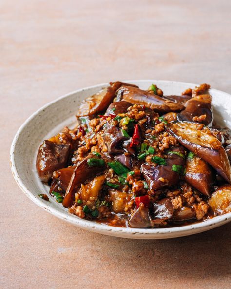 Chinese Eggplant with Garlic Sauce (The Ultimate Recipe!) - The Woks of Life Mapo Eggplant, Eggplant With Garlic Sauce, Eggplant Stir Fry, Taiwanese Recipes, Cooking Eggplant, Chinese Eggplant, Spicy Eggplant, Crispy Eggplant, Eggplant Recipes Easy