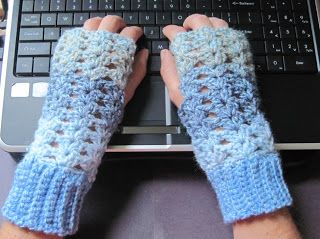 Getting Hooked: Free Crochet pattern fingerless gloves Crochet Fingerless Gloves Free Pattern, Crochet Mitts, Crochet Hand Warmers, Crochet Wrist Warmers, Fingerless Gloves Crochet Pattern, Glove Pattern, Crochet Gloves Pattern, Gloves Pattern, Fingerless Mitts