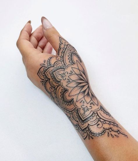 The Best Ornamental Tattoos Of All Time Baddie Hand Tattoos For Women, Hand Wrist Tattoo, Cool Hand Tattoos, Mandala Arm Tattoos, Mandala Tattoos For Women, Ornamental Tattoos, Simple Hand Tattoos, Mandala Hand Tattoos, Hand And Finger Tattoos