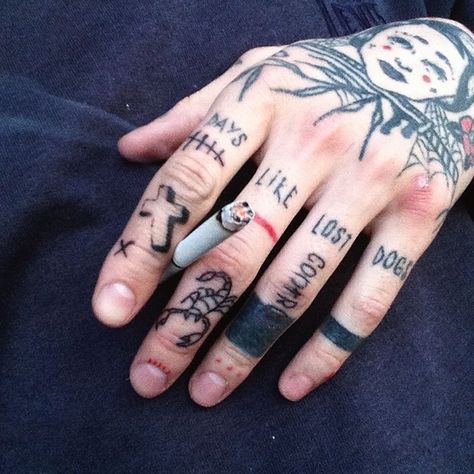 Men Finger Tattoos, Petit Tattoo, Finger Tats, Knuckle Tattoos, Skeleton Hand Tattoo, Tattoos Geometric, Small Hand Tattoos, Hand Tattoos For Guys, Aesthetic Tattoo