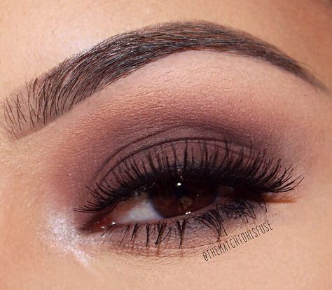 Deep plum smokey eye Plum Eye Makeup, Plum Smokey Eye, Plum Eyeliner, Plum Dress, Brown Eye, Eye Makeup Designs, Deep Plum, Eyeliner Looks, Makeup Designs