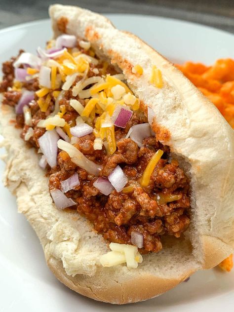 Copycat A&W Chili Dogs Easy Hot Dog Chili Recipe, Chili Dog Sauce Recipe, Best Hot Dog Chili Recipe, Easy Hot Dog Chili, Hot Dog Chili Sauce Recipe, Chili Dog Sauce, Chili Dog Chili Recipe, Hot Dog Sauce Recipe, Hotdog Chili Recipe