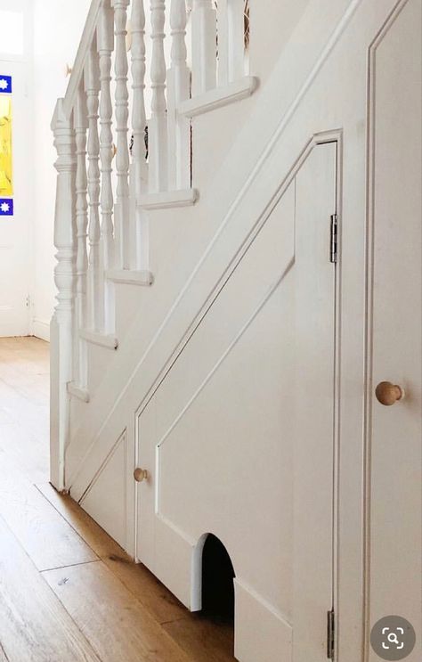 Cat Door Under Stairs, Under Stairs Ideas For Cats, Cat Litter Storage Ideas, Cat Litter Box Under Stairs, Cat Box Under Stairs, Dog Cubby Under Stairs, Understairs Cat Litter Room, Litter Box Under Stairs, Under Stairs Litter Box Ideas