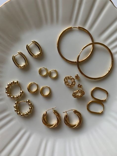 Jewlary Pic Gold, Accessories Aesthetic Earrings, Jewelry Accessories Aesthetic, Basic Earrings, Accesorios Aesthetic, Basic Accessories, Jewellery Photography Inspiration, Inexpensive Jewelry, Basic Jewelry