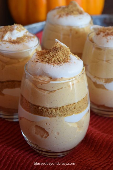 Pumpkin Mousse Parfaits Pumpkin Parfait, Pudding Parfait, Pumpkin Mousse, Parfait Desserts, Dessert Places, Pumpkin Pudding, Parfait Recipes, Mousse Dessert, Pumpkin Recipes Dessert