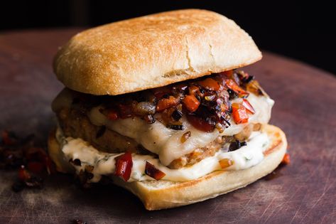 Italian Sausage Patty Recipes, Italian Sausage Patty Sandwich, Italian Burger Recipe, Italian Sausage Burgers, Italian Sausage Patties, Sausage Burger, Italian Burger, Bbq Backyard, Italian Sausage Sandwich