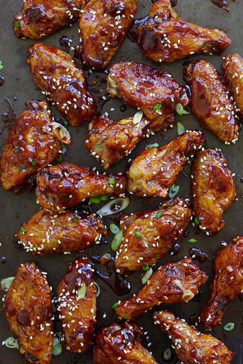 Spicy Korean Chicken Wings, Korean Chicken Wings Recipe, Korean Chicken Wings, Spicy Korean Chicken, Crispy Oven Fried Chicken, Korean Chicken, Chicken Wings Recipe, Game Day Appetizers, Pinwheel Recipes