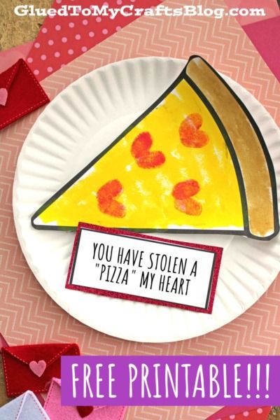 Paper Plate Valentine's Day Pizza Craft You Have A Pizza My Heart Craft, You Stole A Pizza My Heart Craft, Pizza Heart Craft, Valentines Pizza Craft, Pizza Valentine Craft, Pizza My Heart Valentine, Pizza My Heart Craft, Pizza Decor, Valentines Day Pizza