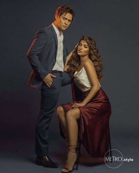 ForeverLizQuenFan on Instagram: “♥️♥️♥️  @lizasoberano @enriquegil17  #LizQuen #LizaSoberano #EnriqueGil #TeamForever #TeamPanatag #LizQuenForever #LizQuenIsLove…” Prewed Mafia, Shooting Photo Studio, Enrique Gil, Korean Couple Photoshoot, Metro Style, Couples Modeling, Liza Soberano, Studio Poses, Fashion Model Poses