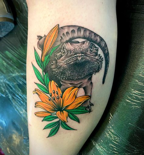 Bearded Dragon Tattoo, Dragon Tattoo Ideas, Lizard Tattoo, H Tattoo, Plant Tattoo, Tattoo Shows, Dragon Tattoo Designs, Tattoo Design Book, Reptiles Pet