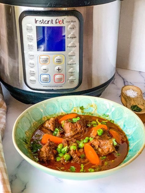 You can use frozen beef and McCormick Beef Stew Seasoning to make absolutely the easiest, most delicious Instant Pot Beef Stew recipe in a fraction of the time! #instantpotbeefstew #beefstewrecipe #easybeefstew #quickbeefstew #pressurecookerbeefstew #frozenbeef #mccormickbeefstew Mccormick Beef Stew, Quick Beef Stew, Tater Tot Appetizers, Instant Pot Beef Stew Recipe, Pressure Cooker Beef Stew, Beef Stew Seasoning, Instant Pot Beef Stew, Easy Beef Stew, Poses Female