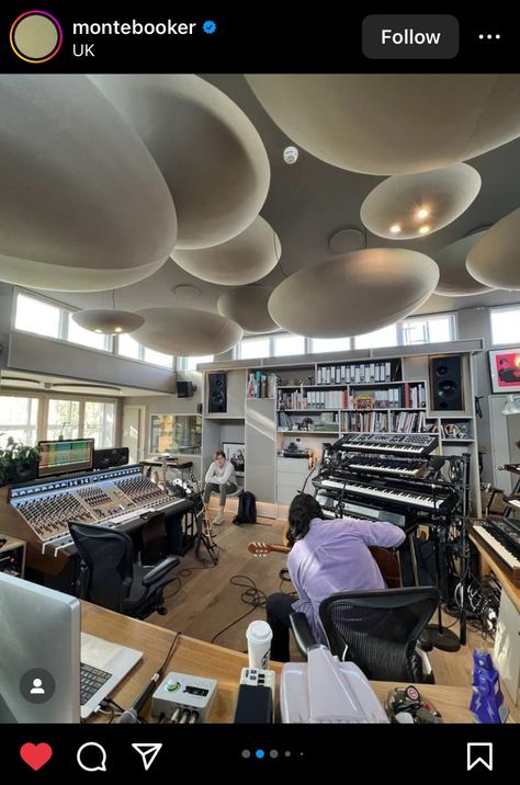 Home Recording Studio Aesthetic, Music Studio Interior Design, Music Studio Interior, Studio Interior Design Ideas, Monte Booker, Music Studio Room Design, Small Recording Studio, Studio Room Design, Music Studio Design