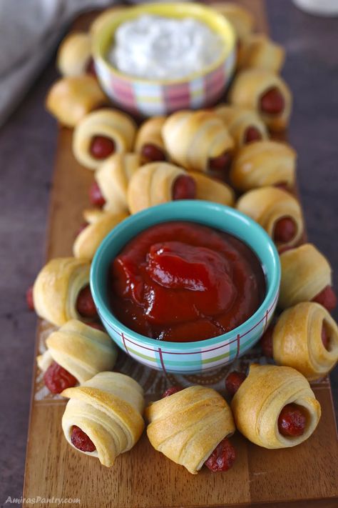 Wrapped Lil Smokies Crescent, Crescent Roll Lil Smokies, Smokies With Crescent Rolls, Crescent Wrapped Smokies, Pilsbury Crescent Pigs In A Blanket, Smokies In Crescent Rolls, Smokies Wrapped In Crescent Rolls, Lil Smokies Crescent Rolls, Little Smokies Crescent Rolls