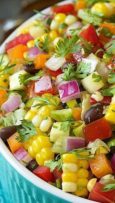 Mexican Chopped Salad // fresh and gorgeous for summer meals Mexican Chopped Salad, Salad Taco, Salad Macaroni, Vegetable Salads, Mexican Salad, Salad Quinoa, Salad Kale, Salads For A Crowd, Resep Salad