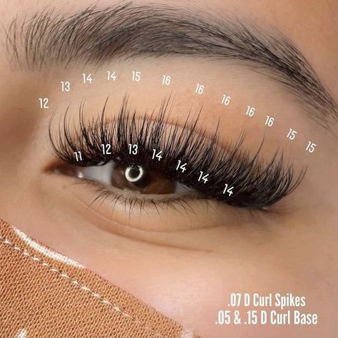 Eyelash Extensions Classic, Natural Fake Eyelashes, Lash Extentions, Lashes Fake Eyelashes, Eyelash Tips, Eyelash Technician, Lash Extensions Styles, Eyelash Extensions Styles, Volume Lash Extensions