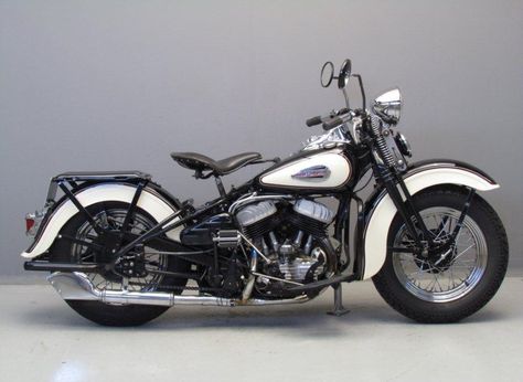 Harley Davidson 1940 WLA 750 cc 2 cyl sv Harley Davidson Wla, Harley Panhead, Harley Davidson Knucklehead, Harley Davidson Panhead, Antique Motorcycles, Classic Harley Davidson, Harley Davidson Bike, Harley Davidson Chopper, Indian Motorcycles