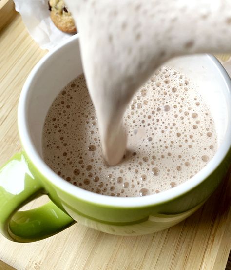 Chocolate Peppermint Tea Latte Chocolate Milk Tea Recipe, Hot Chocolate Coffee Creamer, Tea With Creamer Recipe, Chocolate Peppermint Tea Latte, How To Make Peppermint Tea, Non Coffee Morning Drinks, Night Time Tea Recipe, Peppermint Tea Aesthetic, Peppermint Tea Drinks