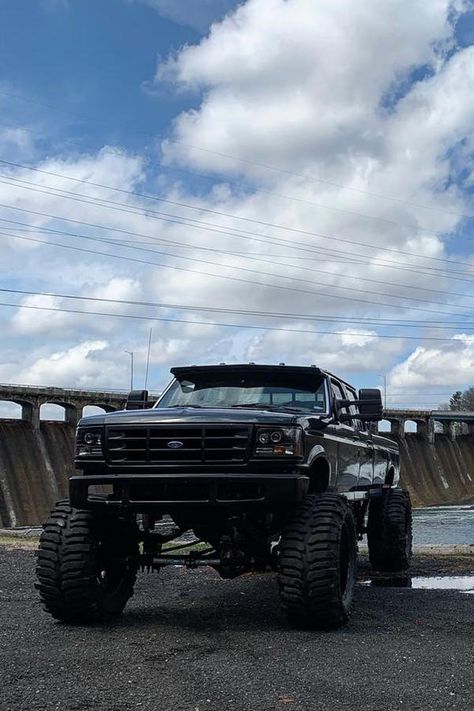 12 inch lifted 1994 Ford F350 | 24x14 Wheels - ModifiedX Ford Square Body Trucks Lifted, Lifted Obs Ford, Hot Trucks, Obs Ford, Lifted Ford Truck, Ford Obs, 1997 Ford F350, Ranger Truck, Custom Lifted Trucks