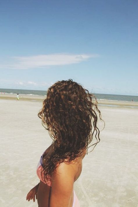 Salty curls - #beach #ocean #summer #hair Salty Hair Aesthetic, Curly Hair Beach, Summer Curls, Dark Curly Hair, Beach Curls, Brown Curls, Brown Curly Hair, Beach Inspo, Beautiful Ocean Pictures