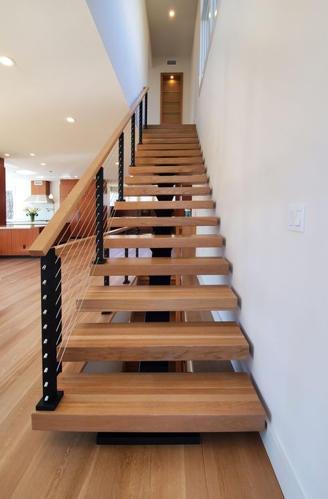 FLIGHT in an Award Winning House - Viewrail Modern Staircase Railing, Straight Staircase, Usonian Style, Modern Staircases, Deck Railing Ideas, Glass Stairs, Staircase Ideas, Glass Staircase, Open Concept Home