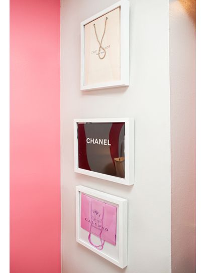 Framed Shopping Bags! Ideas Para Organizar Ropa, Framed Shopping Bags, Upstairs Apartment, Random Decor, Dream Closets, Condo Living, Apartment Life, Room Closet, Gray Bedroom