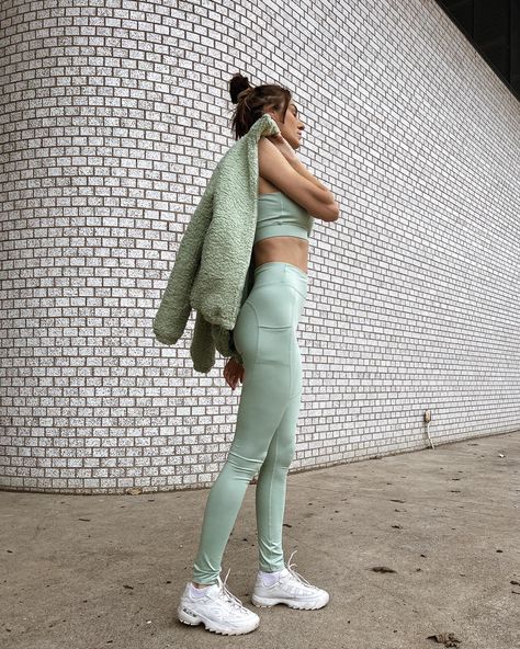 Tall girl styled in sage green monochrome workout outfit from Long Tall Sally. High waisted leggings,sports bra, and teddy jacket. Green Workout Aesthetic, Workout Aesthetic Gym, Sage Green Outfit, High Waisted Gym Leggings, Green Monochrome, Inspiration Workout, Activewear Trends, Aesthetic Gym, Tall Fashion