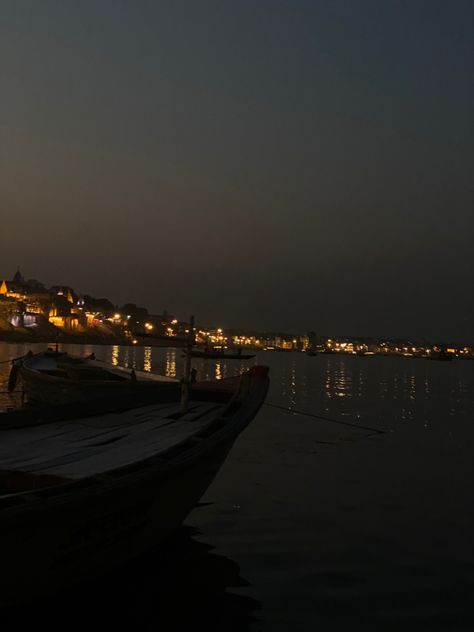 Ganga Ghat Aesthetic, Banaras Pictures, Ganga Ghat Photography, Banaras Photoshoot, Banaras Aesthetic, Ghat Photography, Varanasi Ghat Photography, Varanasi Photography Beautiful, Banaras Ghat