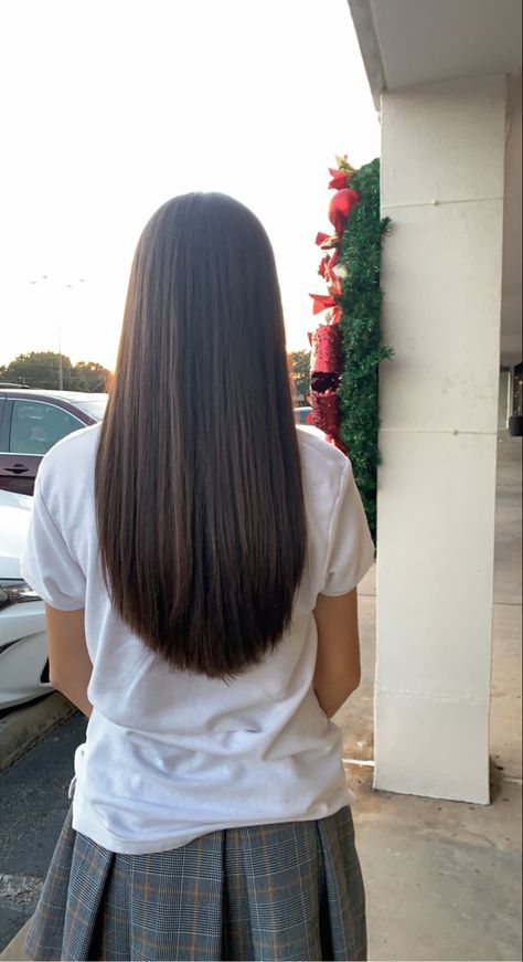 Long Hair Rounded Ends, Round Haircut Long, Short V Cut Hair, Circle Haircut, U Haircut, V Cut Hair, Babylights Hair, Long Natural Curly Hair, Brunette Hair Cuts