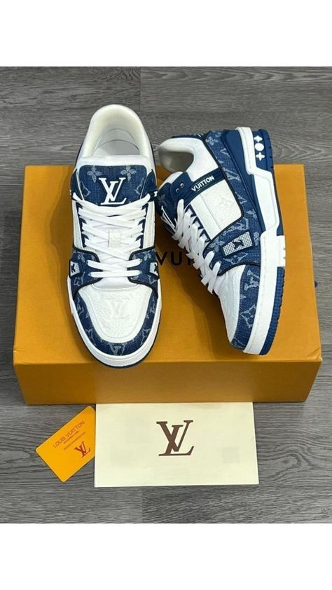 Stylish Sneakers Outfit, Zapatillas Louis Vuitton, Louis Vuitton Shoes Sneakers, Sneakers Outfit Men, Louis Vuitton Sneakers, Dr Shoes, Pretty Shoes Sneakers, Fashion Shoes Heels, Expensive Shoes