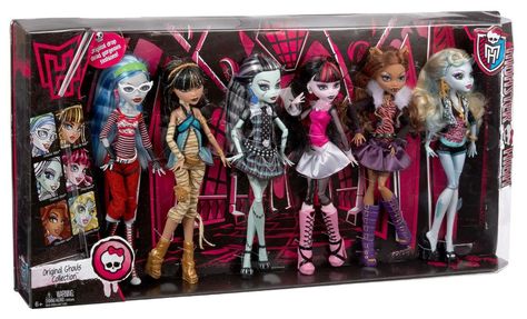 Monster High Original Ghouls Collection Dolls 6-Pack ($85 at Toysrus.com. I bought this set on sale for $50.) - This set is only available from online retailers. Monster High Dolls Original, Monster High Original, New Monster High Dolls, Monster High Toys, Beast Friends, Monster High School, Arte Monster High, Monster High Pictures, Moster High