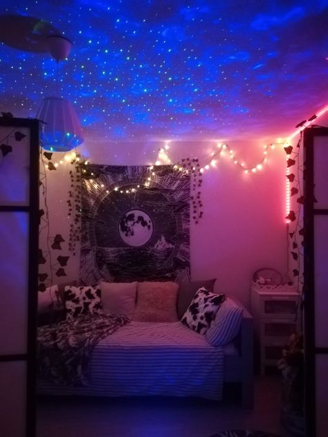 Galaxy Aesthetic Room, Shein Room Decor, Led Room Aesthetic, Bedroom Inspirations Aesthetic, Malfoy Aesthetic, Galaxy Aesthetic, Vibe Rooms, Led Room, Apartment Things