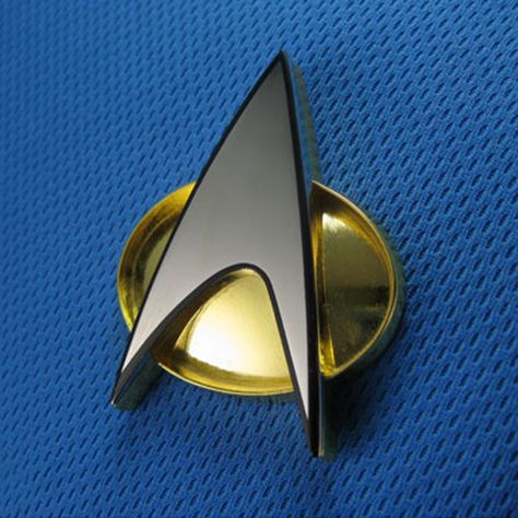 A Real Star Trek Communicator Badge Star Trek Communicator, Star Trek Pin, Star Trek Wallpaper, Geek Toys, Star Trek Tng, Ralph Mcquarrie, Firefly Serenity, Starship Enterprise, Think Geek