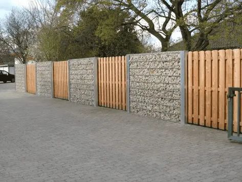 Clôture moderne maison | 4 idées design + sélection Gabion Ideas, Gabion Walls, Diy Backyard Fence, Gabion Fence, Gabion Wall, Front Fence, Boundary Walls, Outdoor Diy Projects, Diy Crafts Room Decor