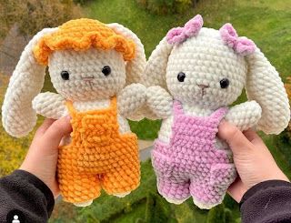 PATRONES AMIGURUMI GRATIS: PATRON GRATIS CONEJO AMIGURUMI 58305 Bee Crafts For Kids, Octopus Crochet Pattern, Butterfly Tutorial, Crochet Fish, Crochet Bunny Pattern, Crochet Rabbit, Crochet Butterfly, Kawaii Crochet, Easter Crochet