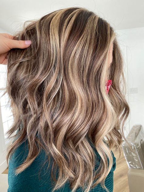 Blonde Chunky Highlights, Chunky Blonde Highlights, Chunky Highlights, Hair Highlights And Lowlights, Hair Dyed, Brunette Hair With Highlights, Brown Hair With Blonde Highlights, Low Lights Hair, Highlights Brown Hair