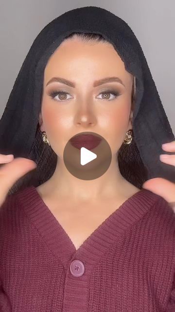 MAKE UP BY CALI 🍉 on Instagram: "🫶🏼 …TUTORIAL TURBAN… 🫶🏼
Une simplicité, pour sortir ou rester à la maison haha vu le temps !!! 🌂🌧️

vous allez le reproduire !!!? 😁😏

#reels #turban #tutorials #reelsvideo #reelsinstagram #instagood #instareels #newpost #reelsviral #reel #turbanista #makeupartist #mua #makeup #muasupport #muaparis #parisfrance #trendingreels" Hair Turban Tutorial, Tutorial Turban, Turban Outfit, Turban Tutorial, Turban Hijab, Mode Turban, Makeup By, Hair Turban, Turban Style