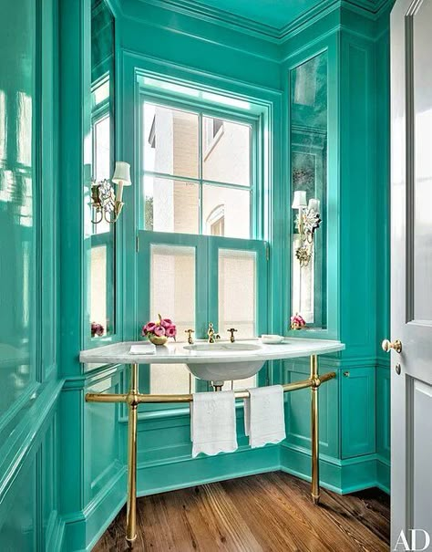 Bathroom Primp and Pamper: The Plans Green Painted Rooms, Blue Green Rooms, Turquoise Bathroom, Lacquered Walls, South Shore Decorating, Turquoise Walls, Green Walls, Green Interiors, Green Rooms